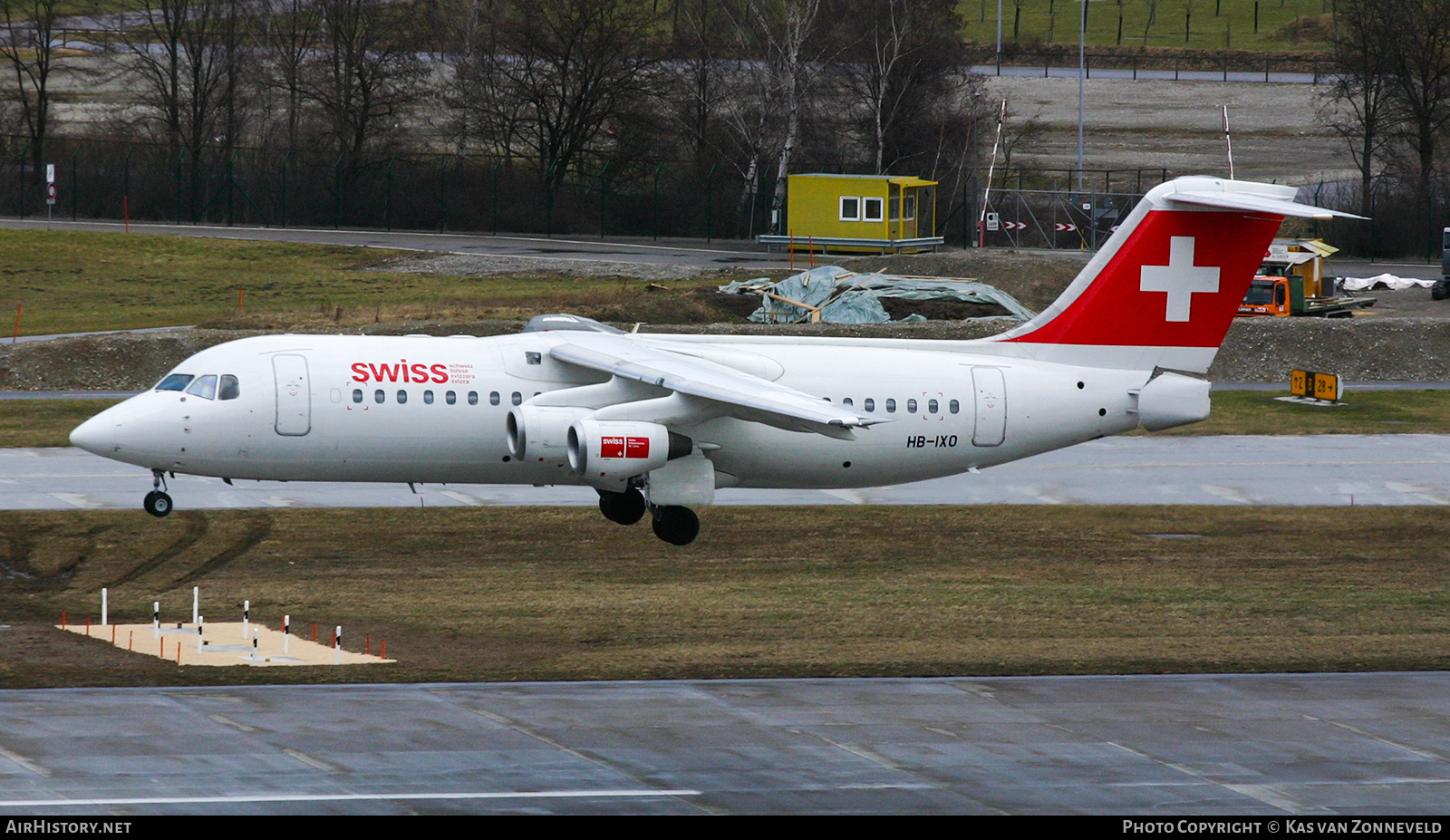 Aircraft Photo of HB-IXO | British Aerospace Avro 146-RJ100 | Swiss International Air Lines | AirHistory.net #403407
