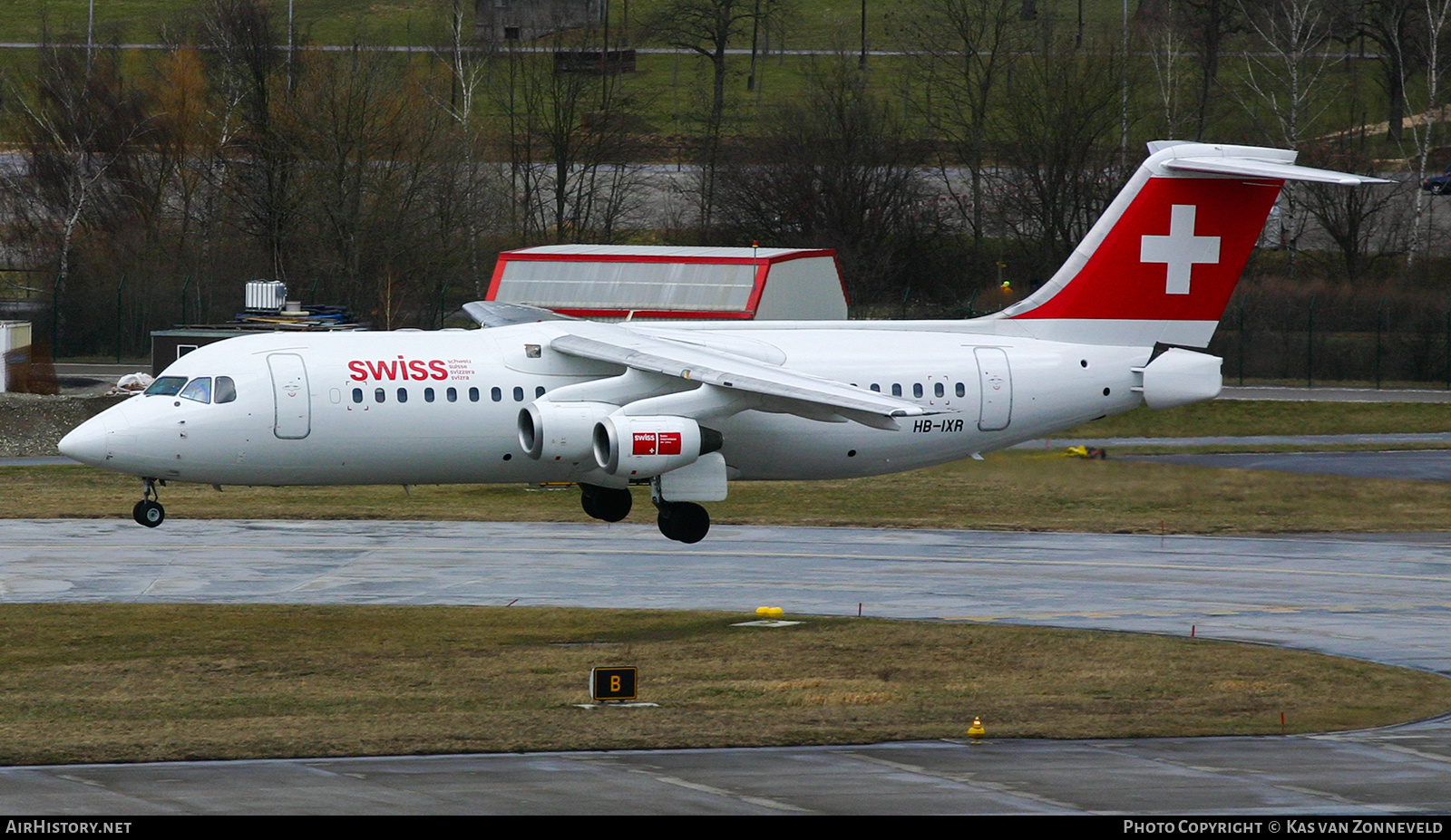 Aircraft Photo of HB-IXR | British Aerospace Avro 146-RJ100 | Swiss International Air Lines | AirHistory.net #403436