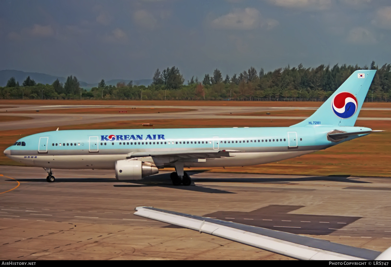 Aircraft Photo of HL7281 | Airbus A300B4-620 | Korean Air | AirHistory.net #403491