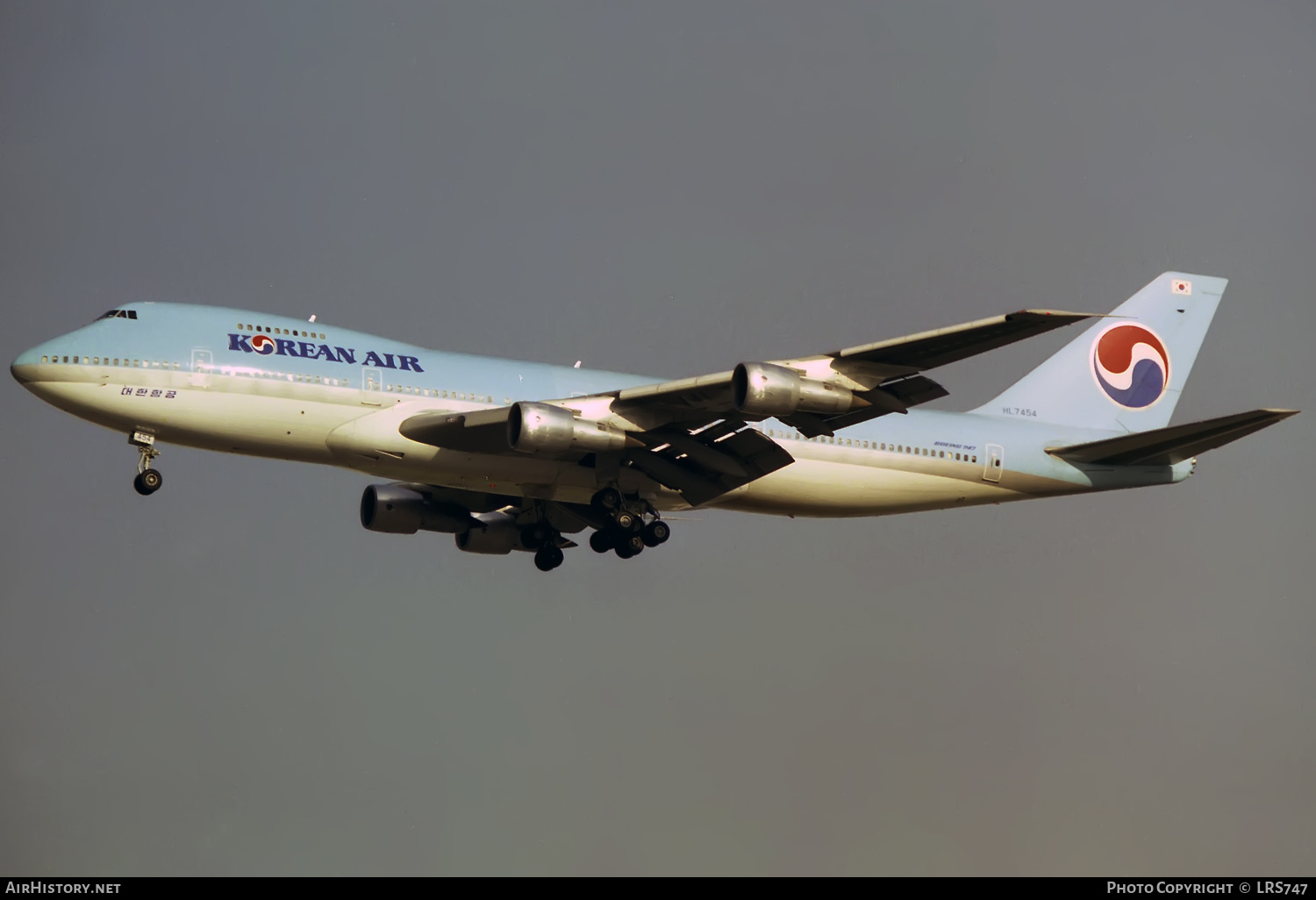 Aircraft Photo of HL7454 | Boeing 747-2B5B | Korean Air | AirHistory.net #403507