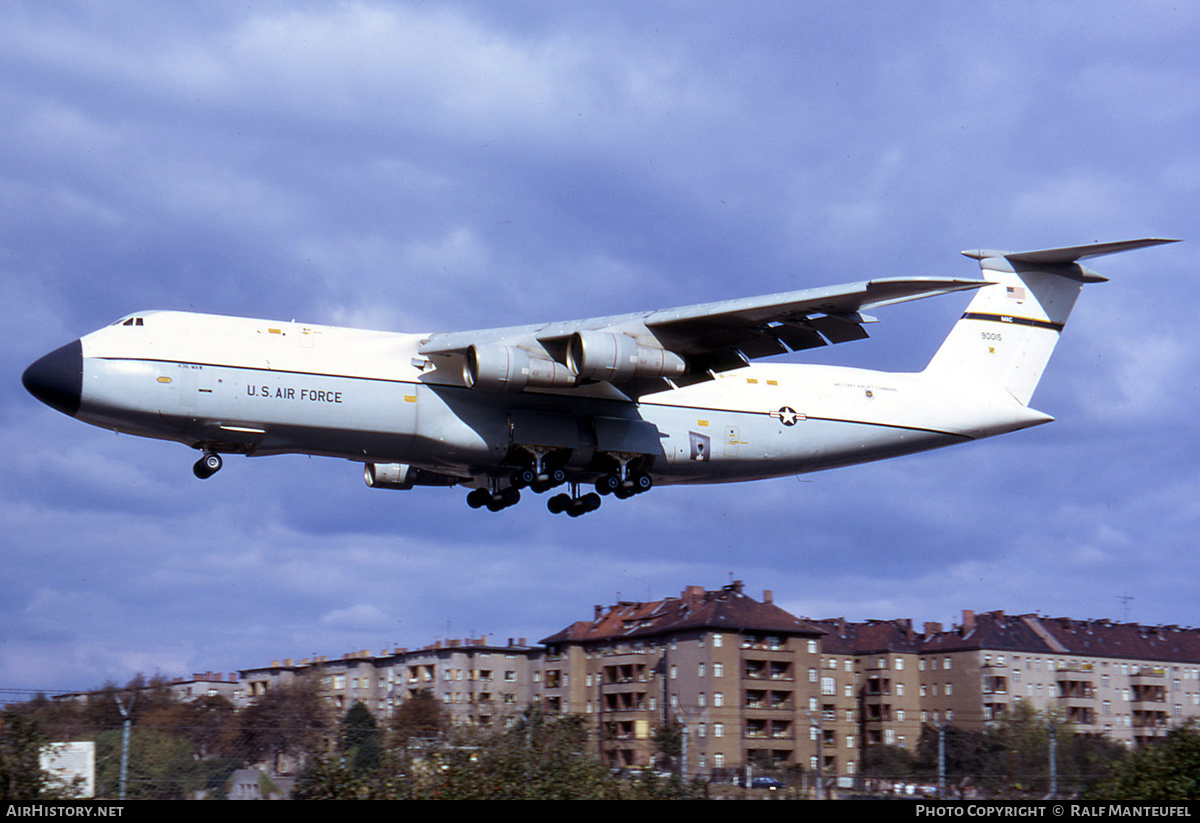 Aircraft Photo of 69-0015 / 90015 | Lockheed C-5A Galaxy (L-500) | USA - Air Force | AirHistory.net #403547
