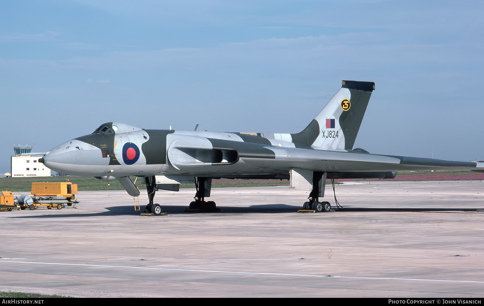 Aircraft Photo of XJ824 | Avro 698 Vulcan B.2 | UK - Air Force | AirHistory.net #403581