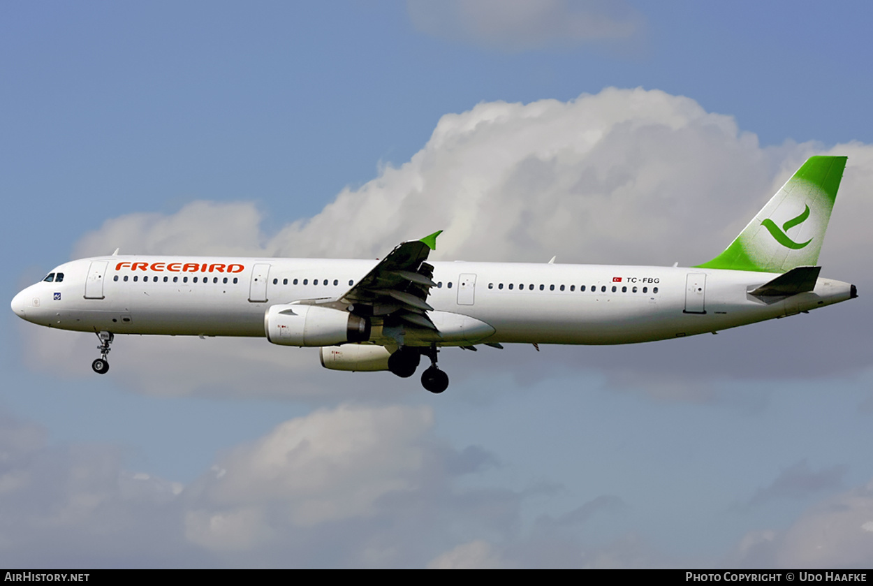 Aircraft Photo of TC-FBG | Airbus A321-131 | Freebird Airlines | AirHistory.net #403624