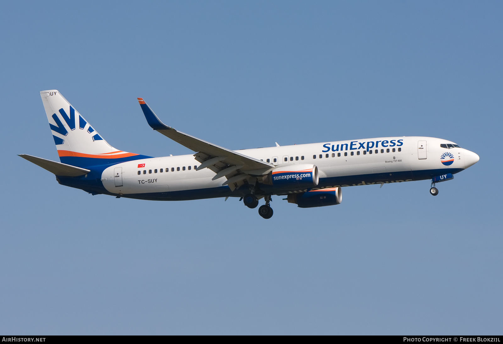Aircraft Photo of TC-SUY | Boeing 737-86N | SunExpress | AirHistory.net #403743