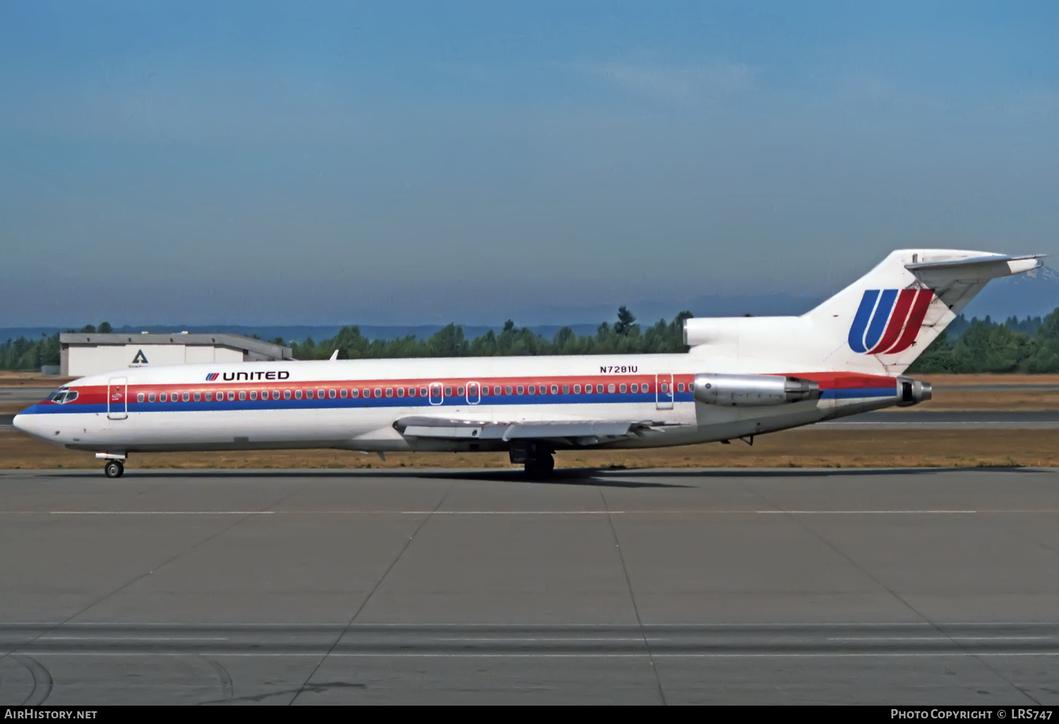 Aircraft Photo of N7281U | Boeing 727-222/Adv | United Airlines | AirHistory.net #403865
