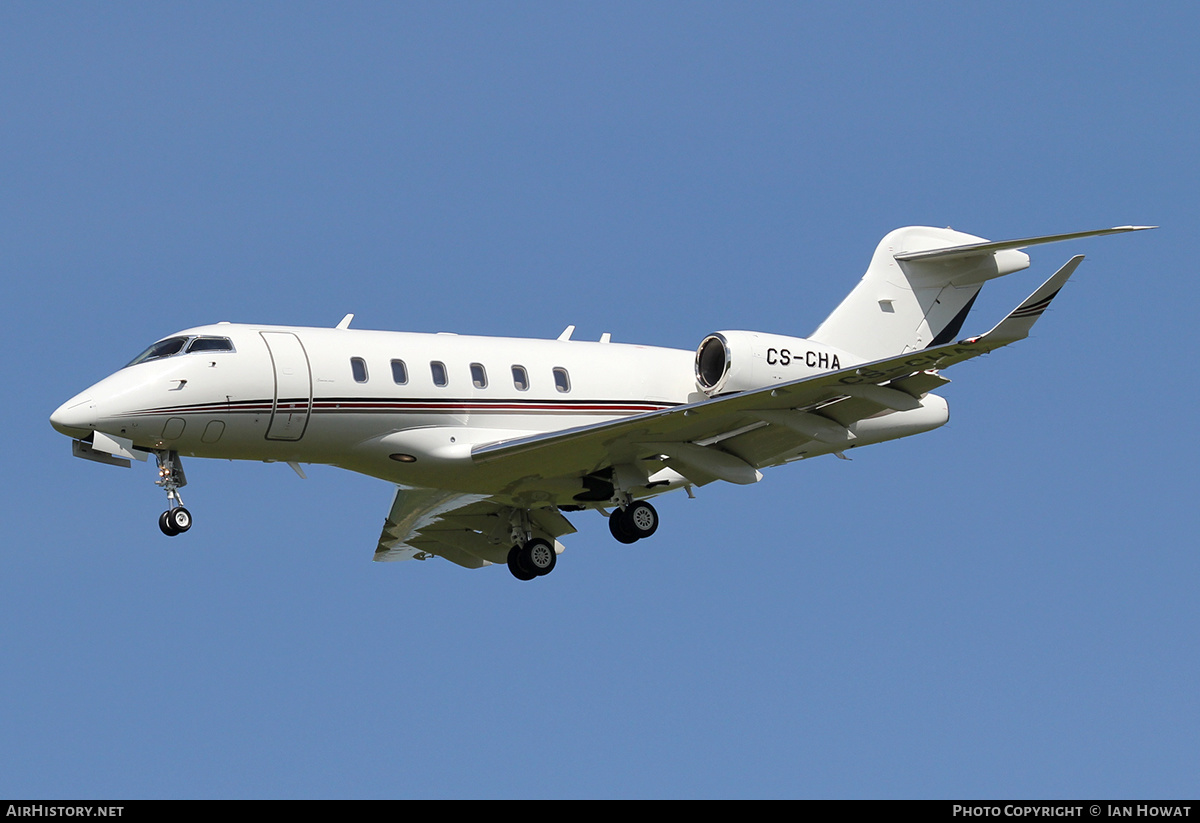 Aircraft Photo of CS-CHA | Bombardier Challenger 350 (BD-100-1A10) | AirHistory.net #403918
