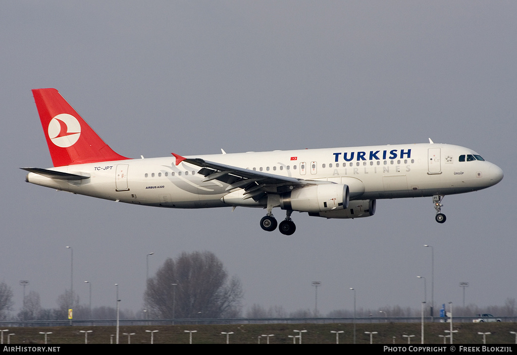 Aircraft Photo of TC-JPT | Airbus A320-232 | Turkish Airlines | AirHistory.net #403977