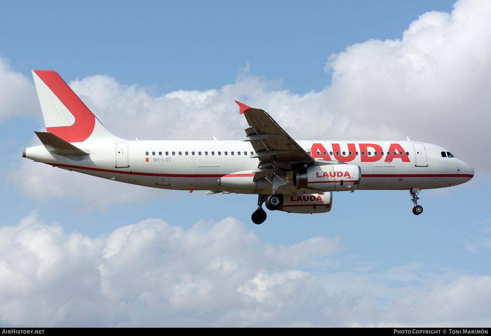 Aircraft Photo of 9H-LOT | Airbus A320-232 | Lauda | AirHistory.net #404018