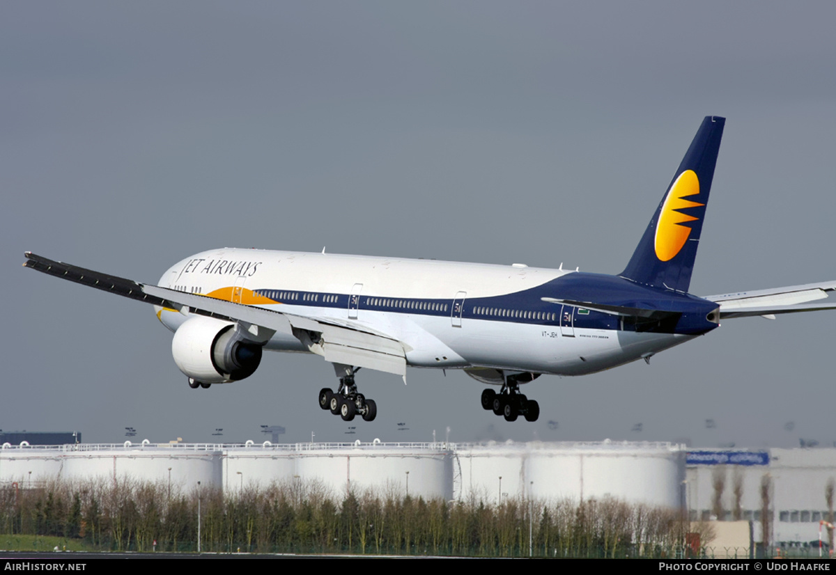 Aircraft Photo of VT-JEH | Boeing 777-35R/ER | Jet Airways | AirHistory.net #404061