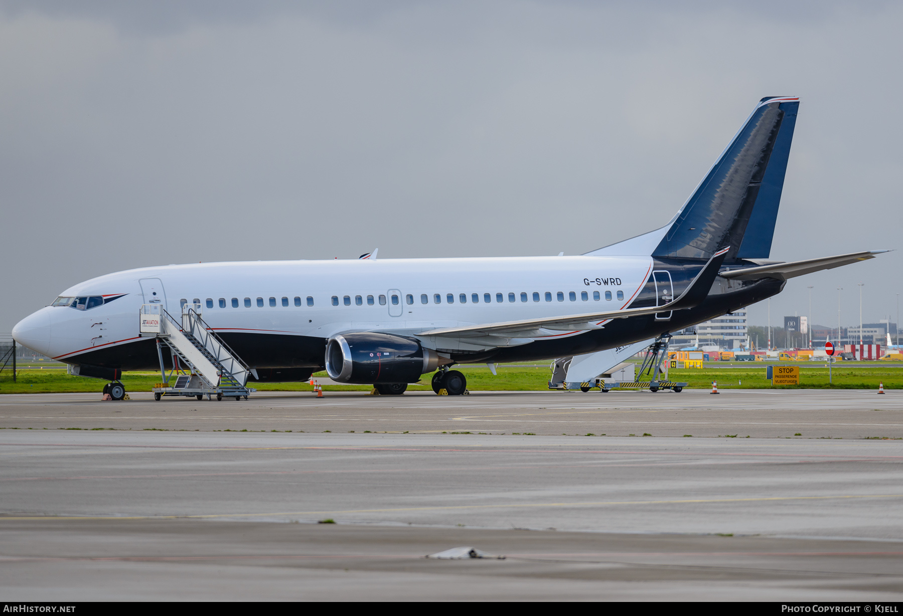 Aircraft Photo of G-SWRD | Boeing 737-3L9 | AirHistory.net #404099