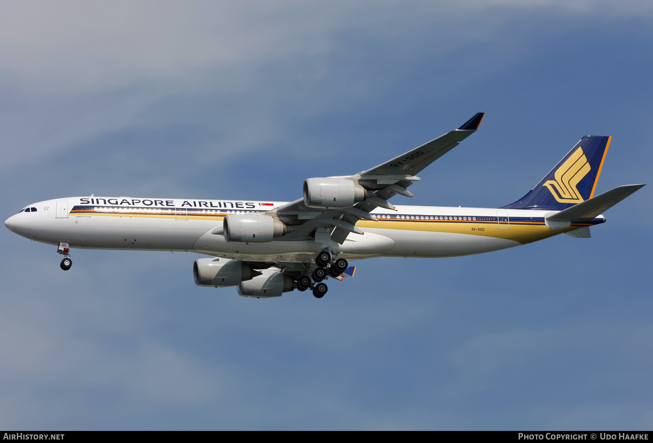 Aircraft Photo of 9V-SGD | Airbus A340-541 | Singapore Airlines | AirHistory.net #404260