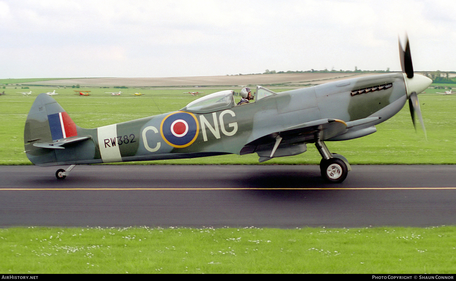 Aircraft Photo of G-XVIA / RW382 | Supermarine 361 Spitfire LF16E | UK - Air Force | AirHistory.net #404267