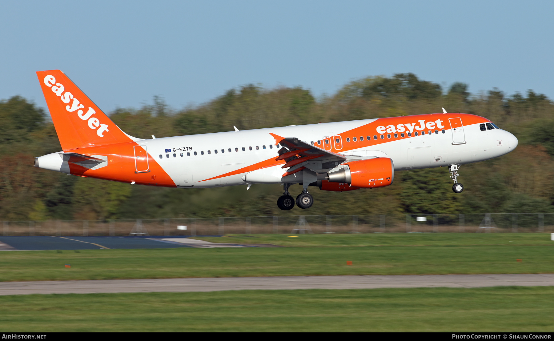 Aircraft Photo of G-EZTB | Airbus A320-214 | EasyJet | AirHistory.net #404278