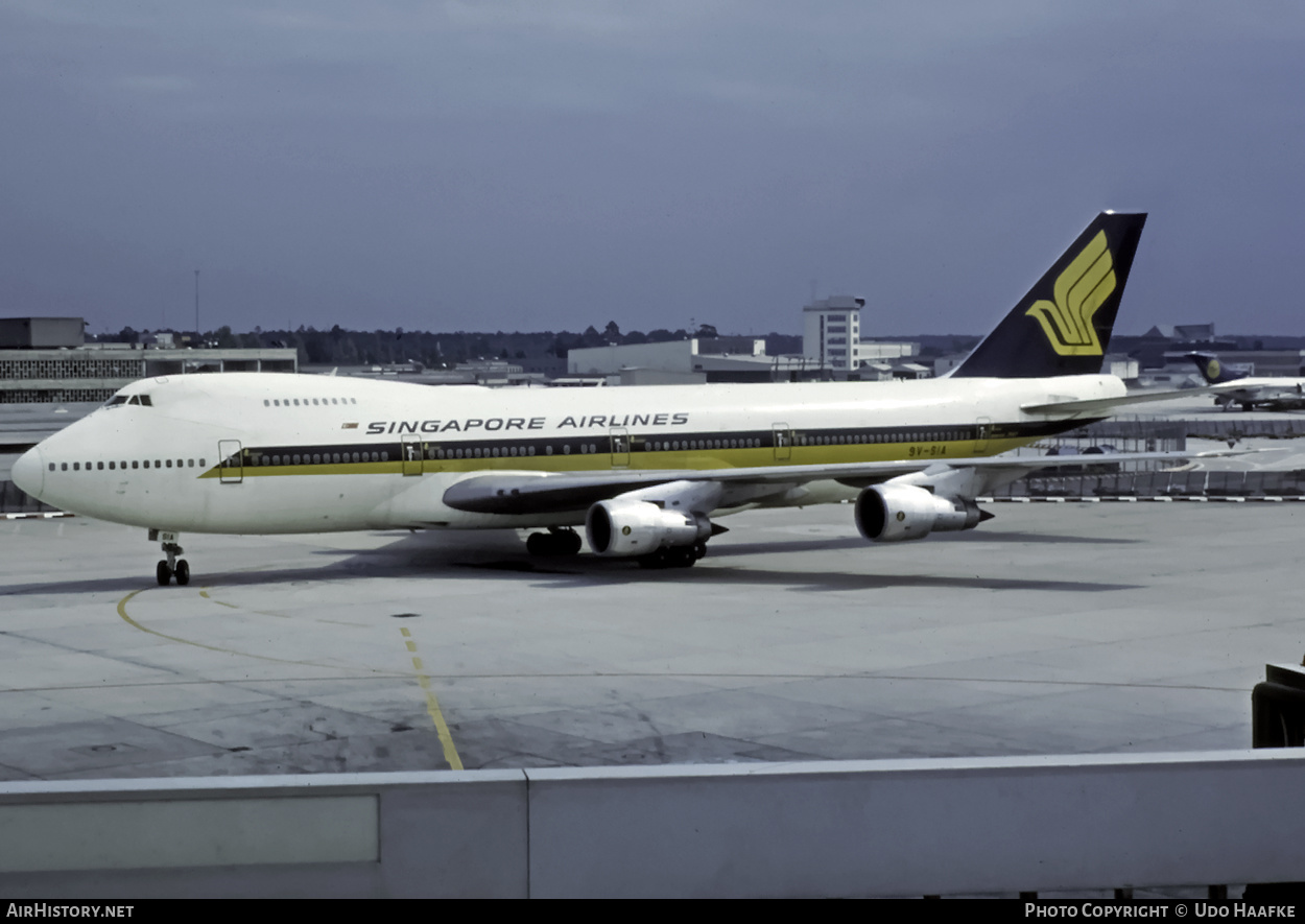 Aircraft Photo of 9V-SIA | Boeing 747-212B | Singapore Airlines | AirHistory.net #404315