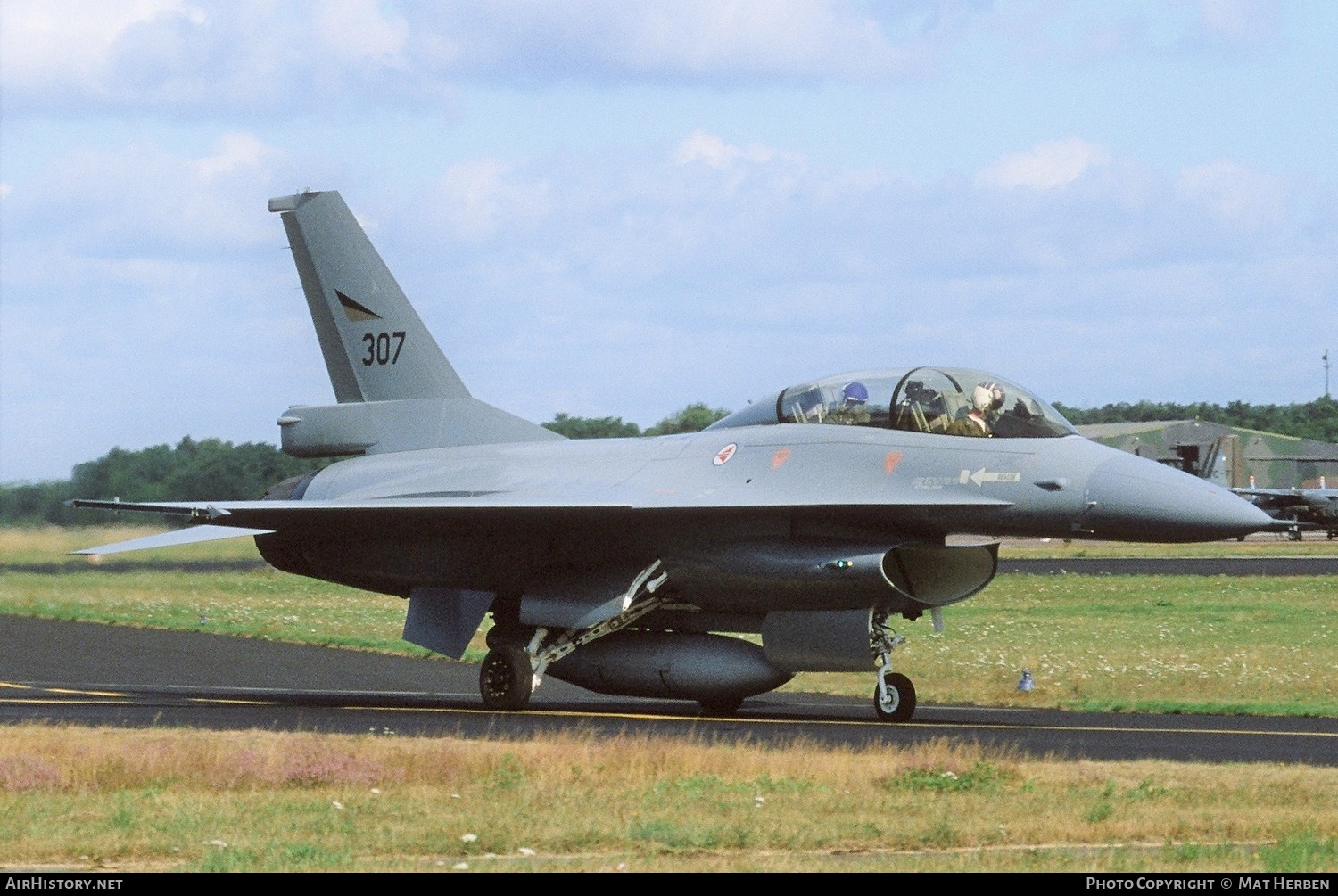 Aircraft Photo of 307 | General Dynamics F-16B Fighting Falcon | Norway - Air Force | AirHistory.net #404476