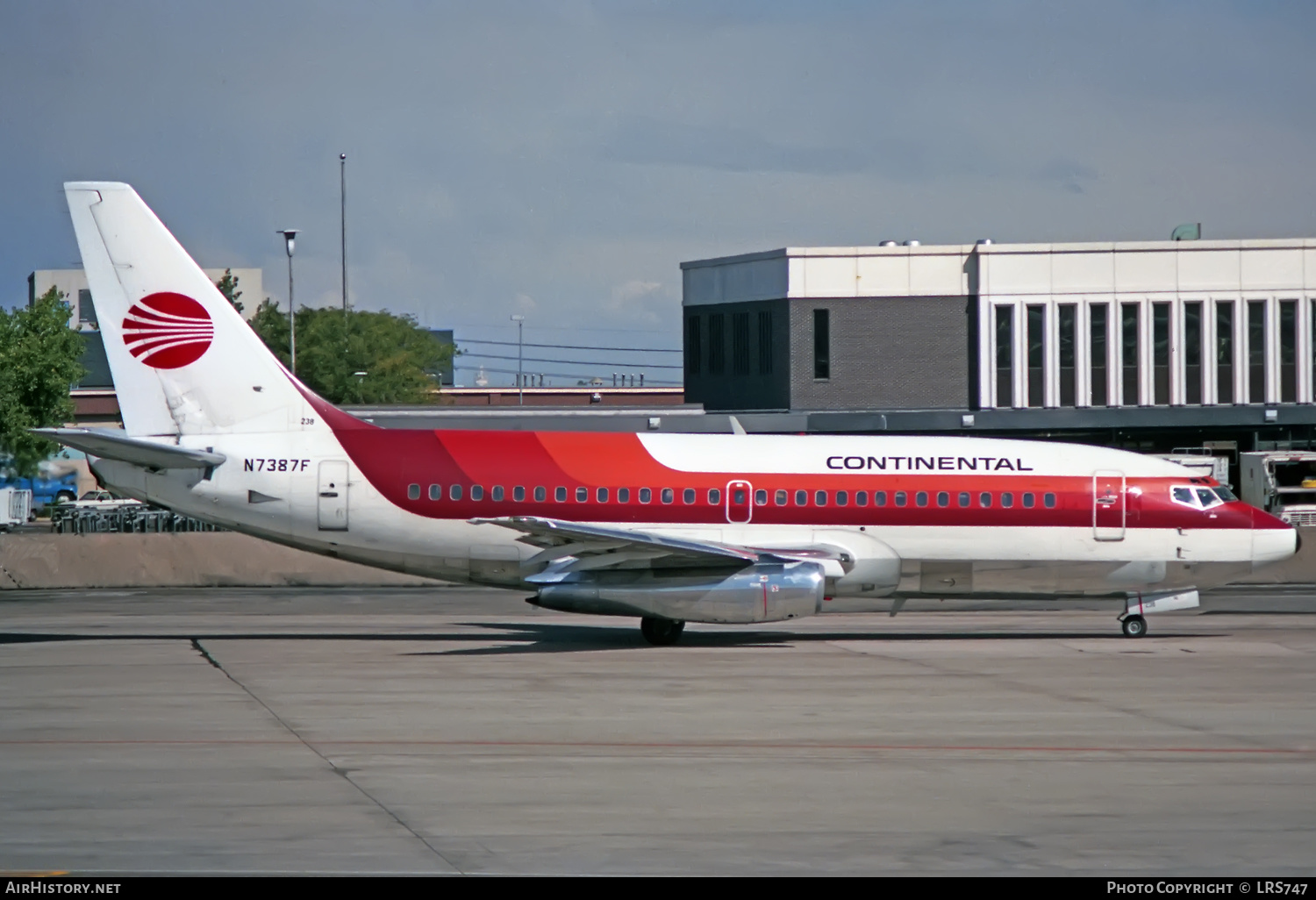 Aircraft Photo of N7387F | Boeing 737-214 | Continental Airlines | AirHistory.net #404536