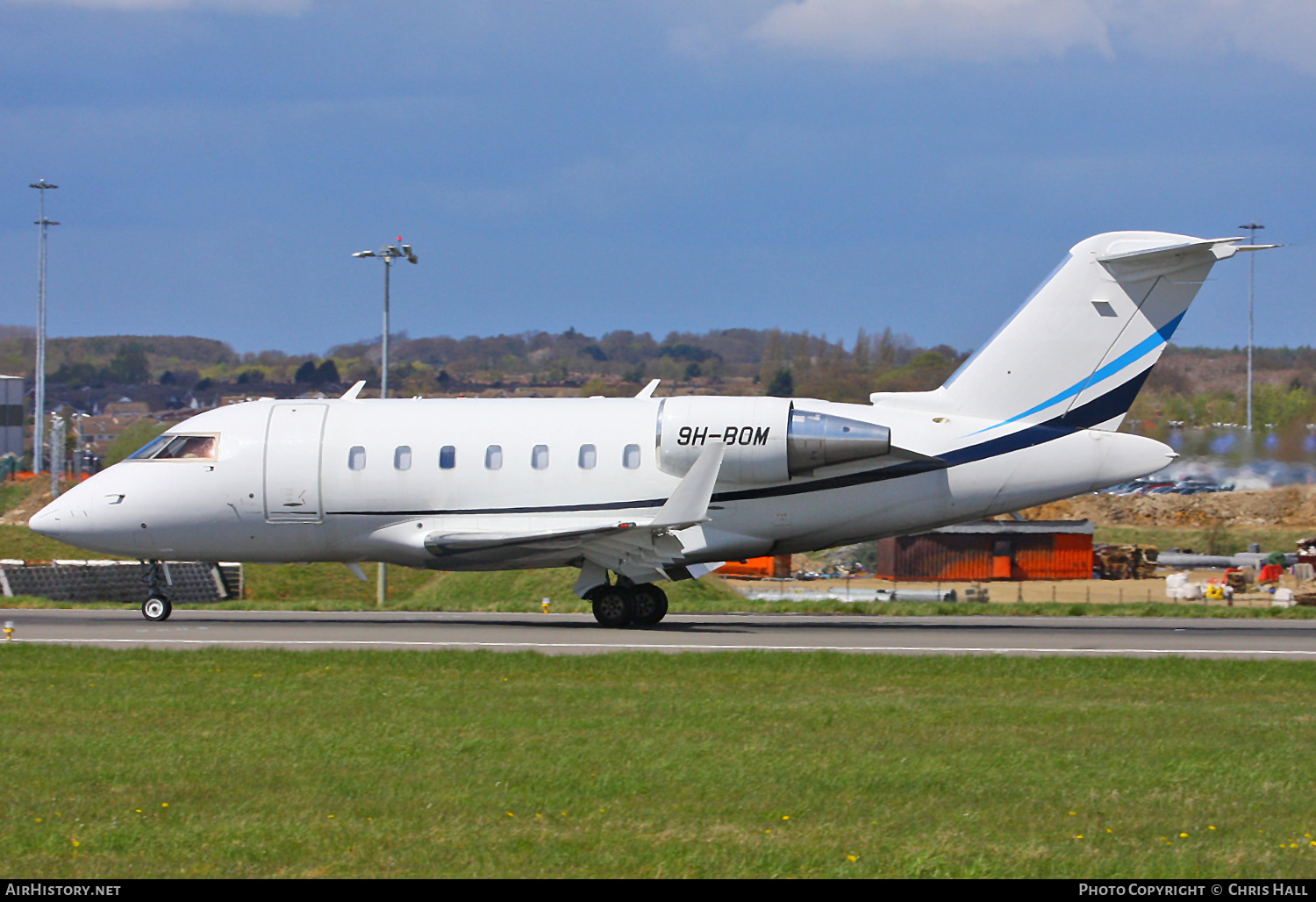 Aircraft Photo of 9H-BOM | Bombardier Challenger 605 (CL-600-2B16) | AirHistory.net #404573