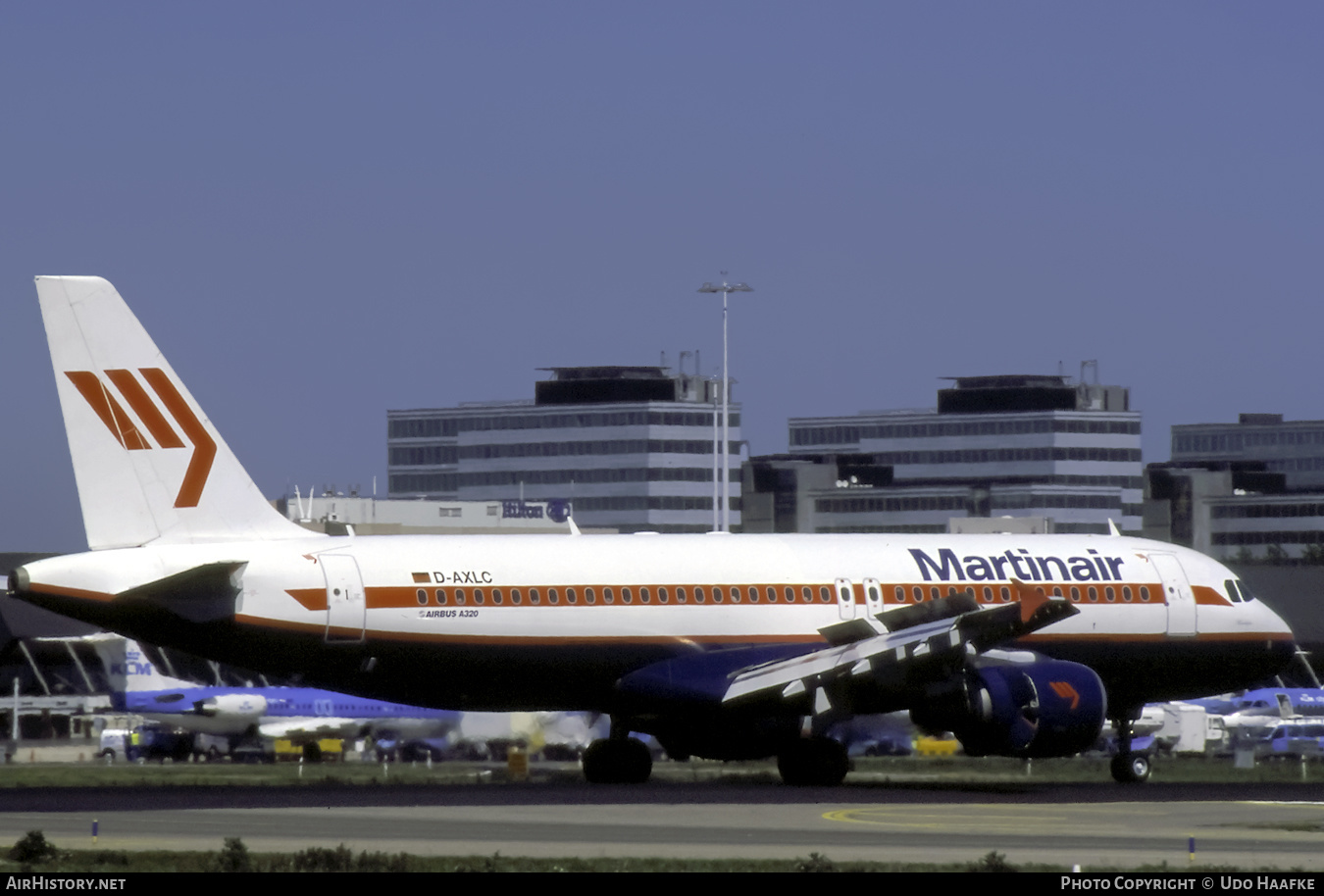 Aircraft Photo of D-AXLC | Airbus A320-214 | Martinair | AirHistory.net #404670