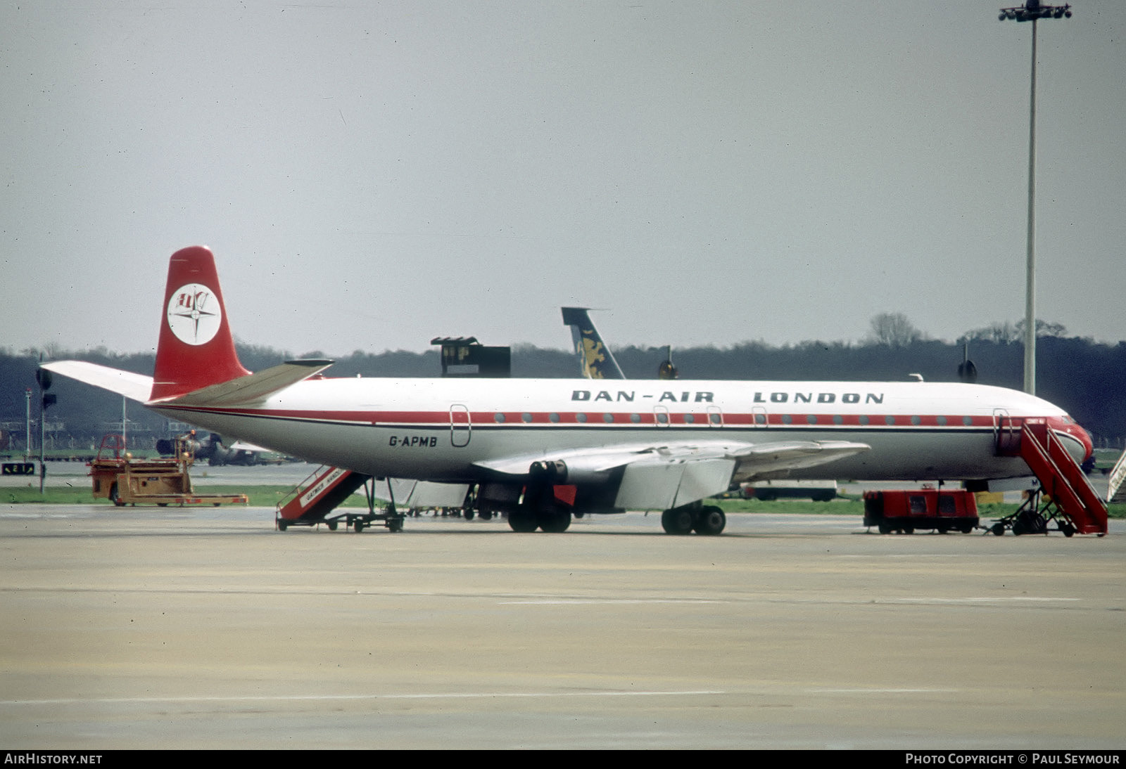 Aircraft Photo of G-APMB | De Havilland D.H. 106 Comet 4B | Dan-Air London | AirHistory.net #404795