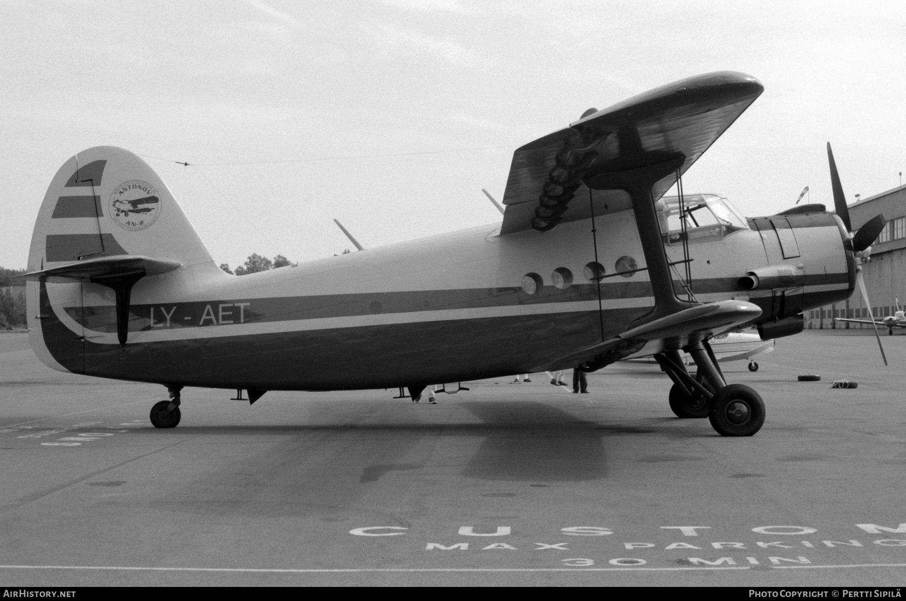 Aircraft Photo of LY-AET | Antonov An-2R | AirHistory.net #404859