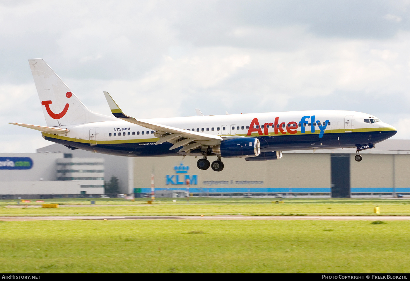 Aircraft Photo of N739MA | Boeing 737-8Q8 | ArkeFly | AirHistory.net #404863