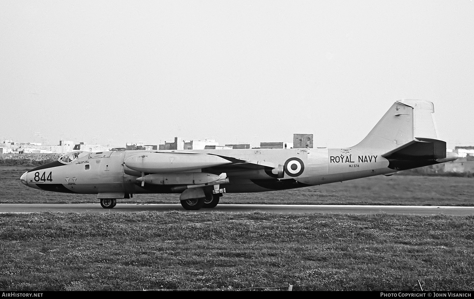 Aircraft Photo of WJ574 | English Electric Canberra TT18 | UK - Navy | AirHistory.net #404891