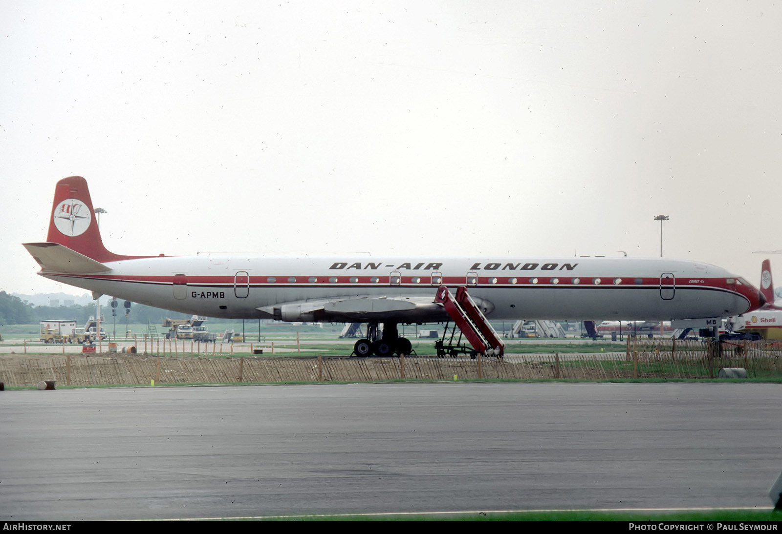 Aircraft Photo of G-APMB | De Havilland D.H. 106 Comet 4B | Dan-Air London | AirHistory.net #404902