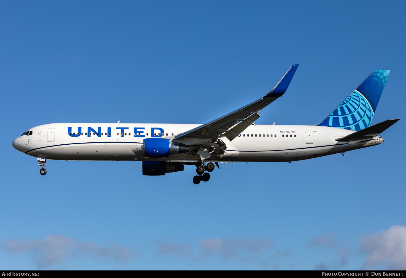 Aircraft Photo of N671UA | Boeing 767-322/ER | United Airlines | AirHistory.net #405010