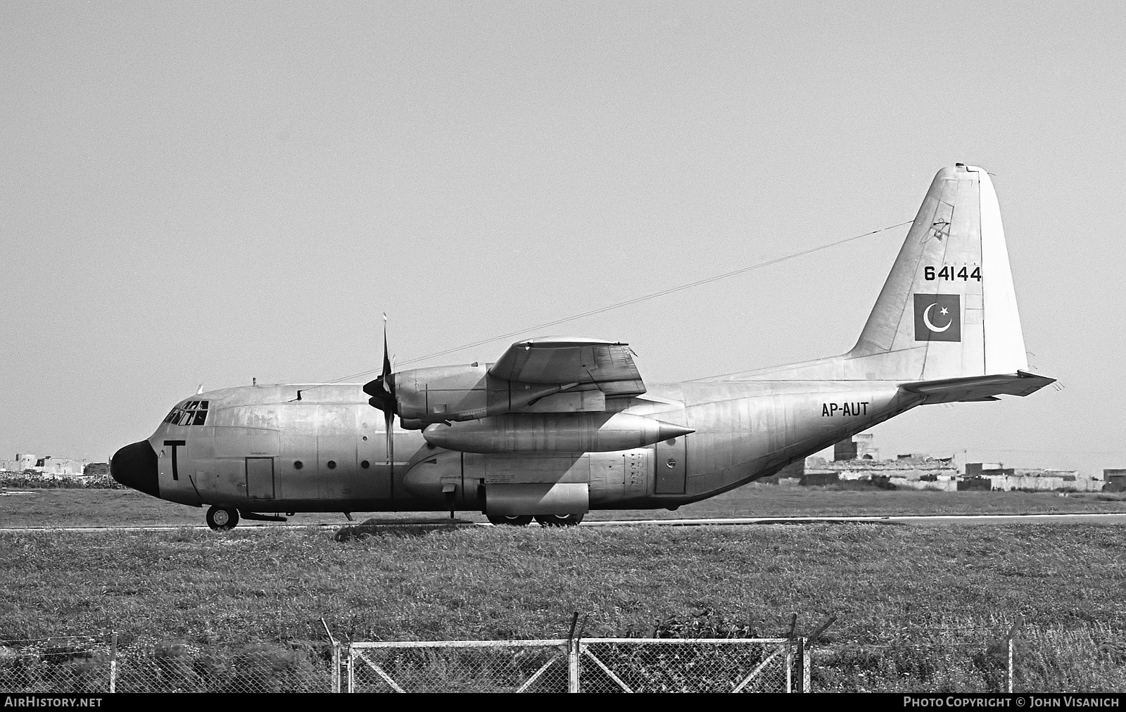 Aircraft Photo of 64144 / AP-AUT | Lockheed L-100 Hercules (382B) | Pakistan - Air Force | AirHistory.net #405190