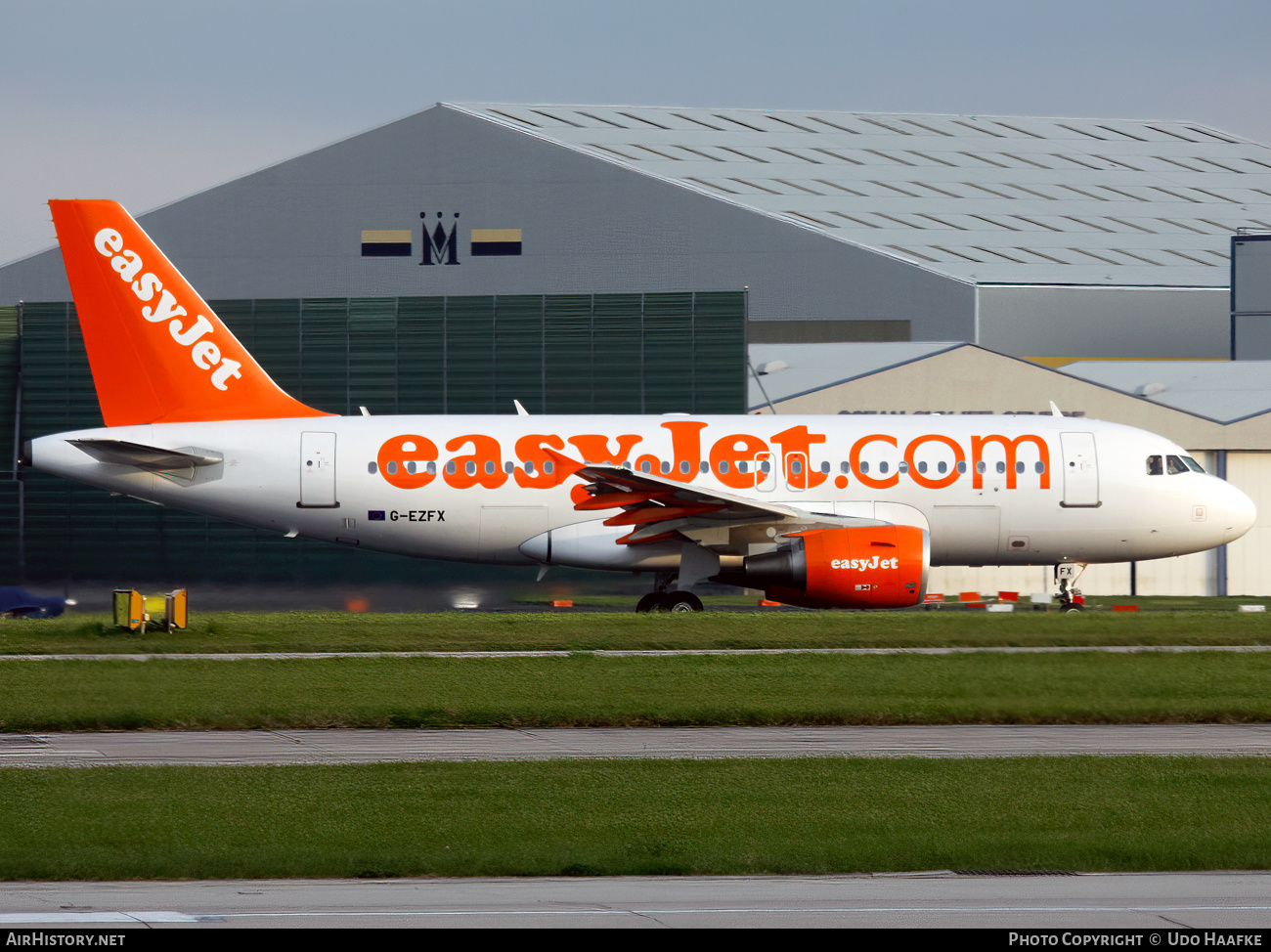 Aircraft Photo of G-EZFX | Airbus A319-111 | EasyJet | AirHistory.net #405347