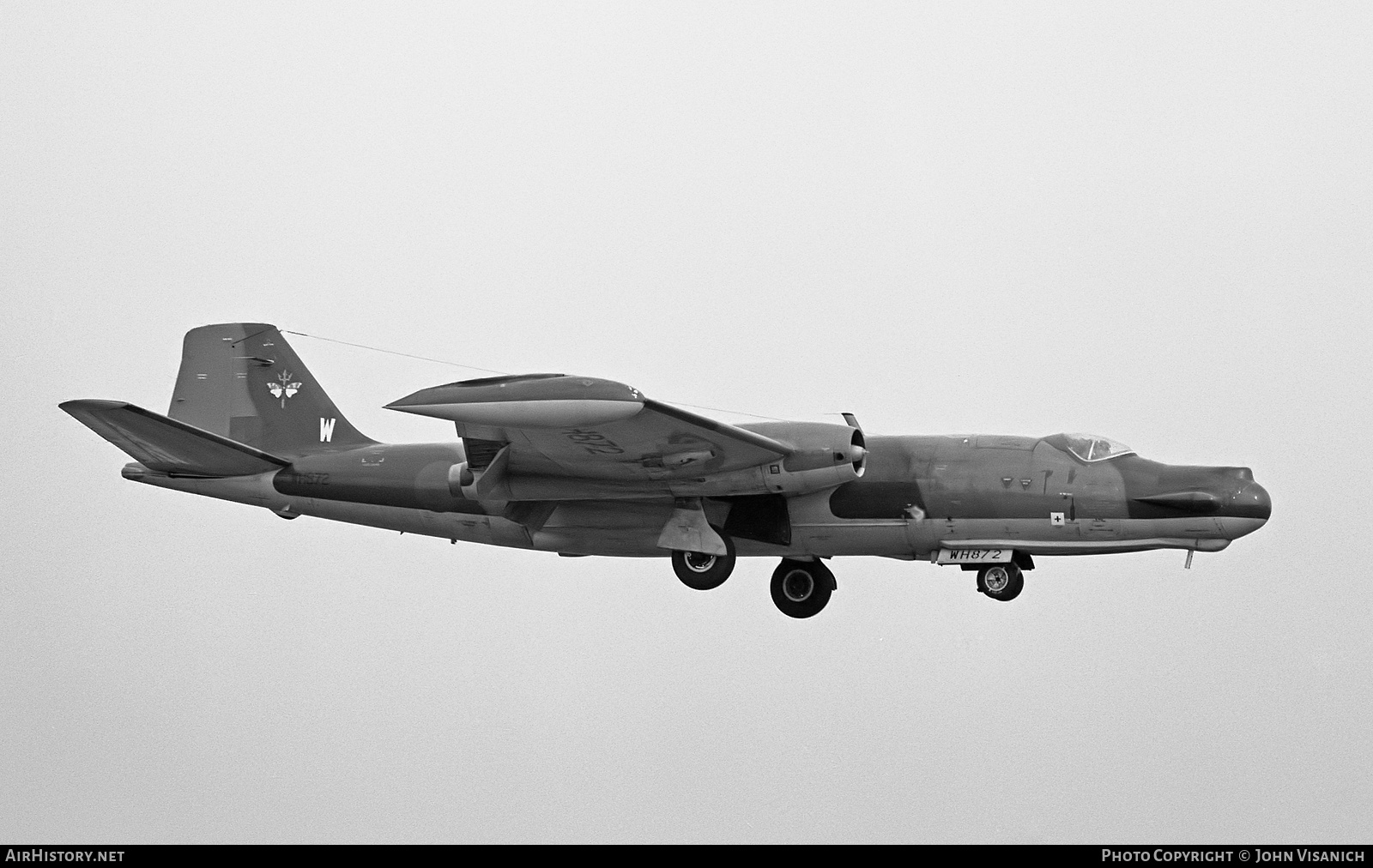 Aircraft Photo of WH872 | English Electric Canberra T17 | UK - Air Force | AirHistory.net #405548