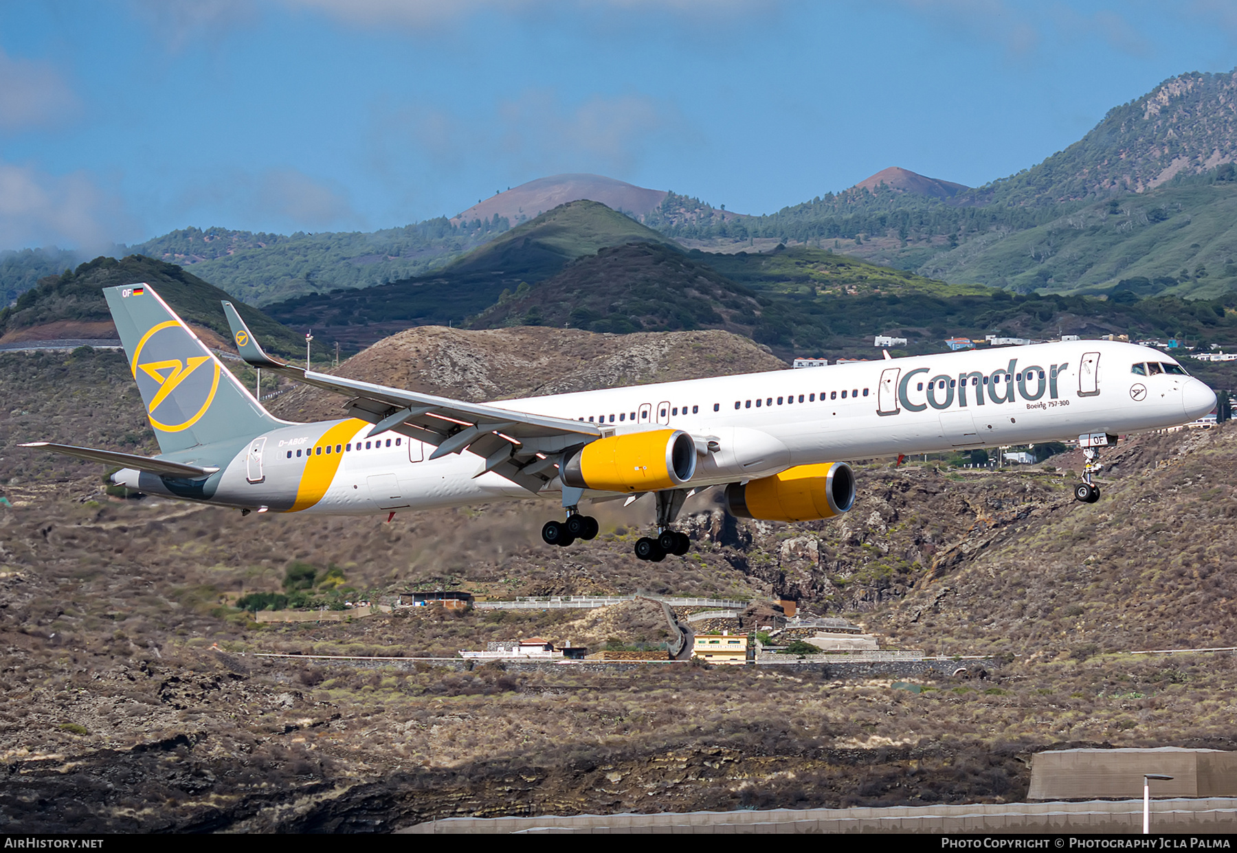 Aircraft Photo of D-ABOF | Boeing 757-330 | Condor Flugdienst | AirHistory.net #405631