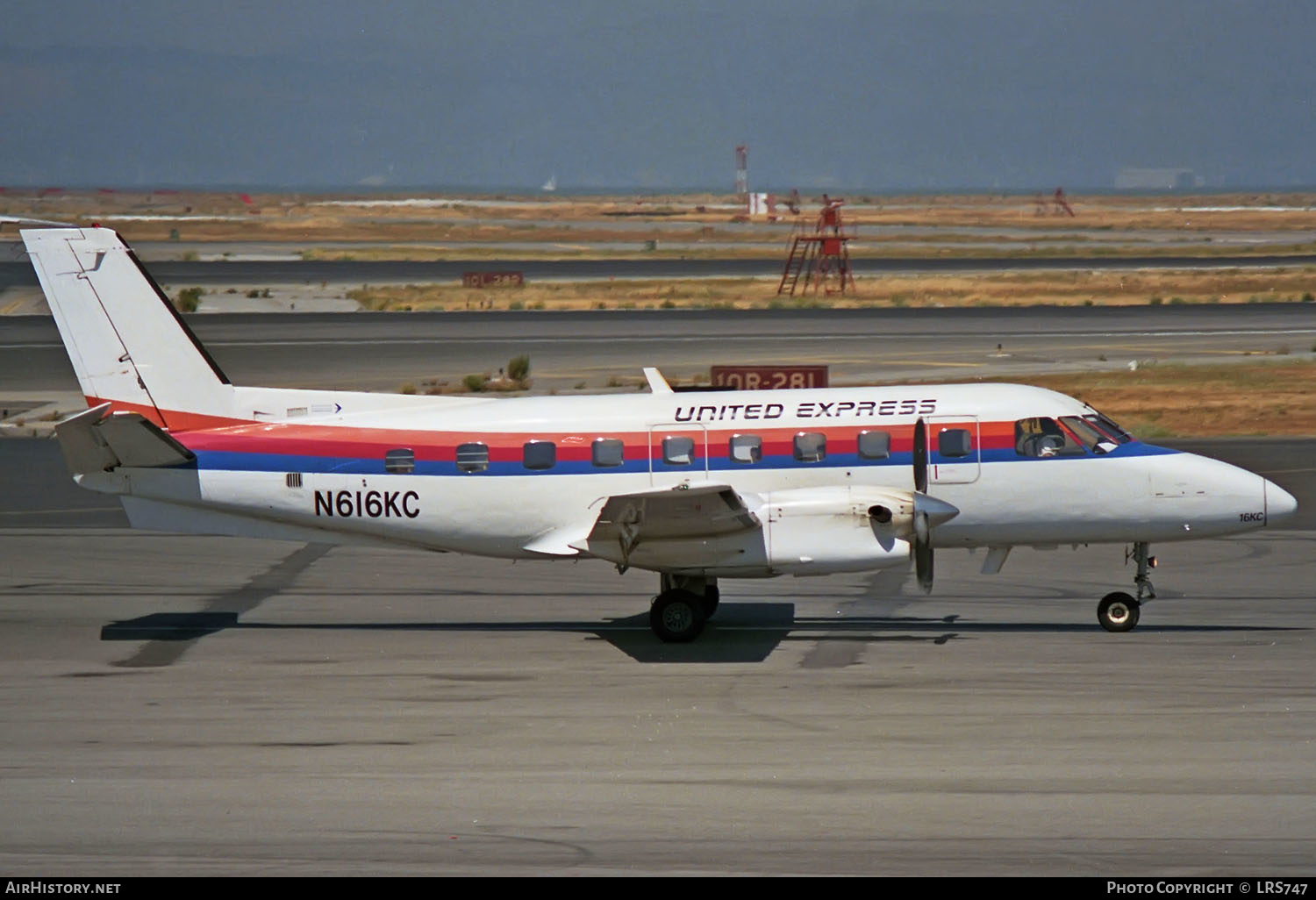Aircraft Photo of N616KC | Embraer EMB-110P1 Bandeirante | United Express | AirHistory.net #405833