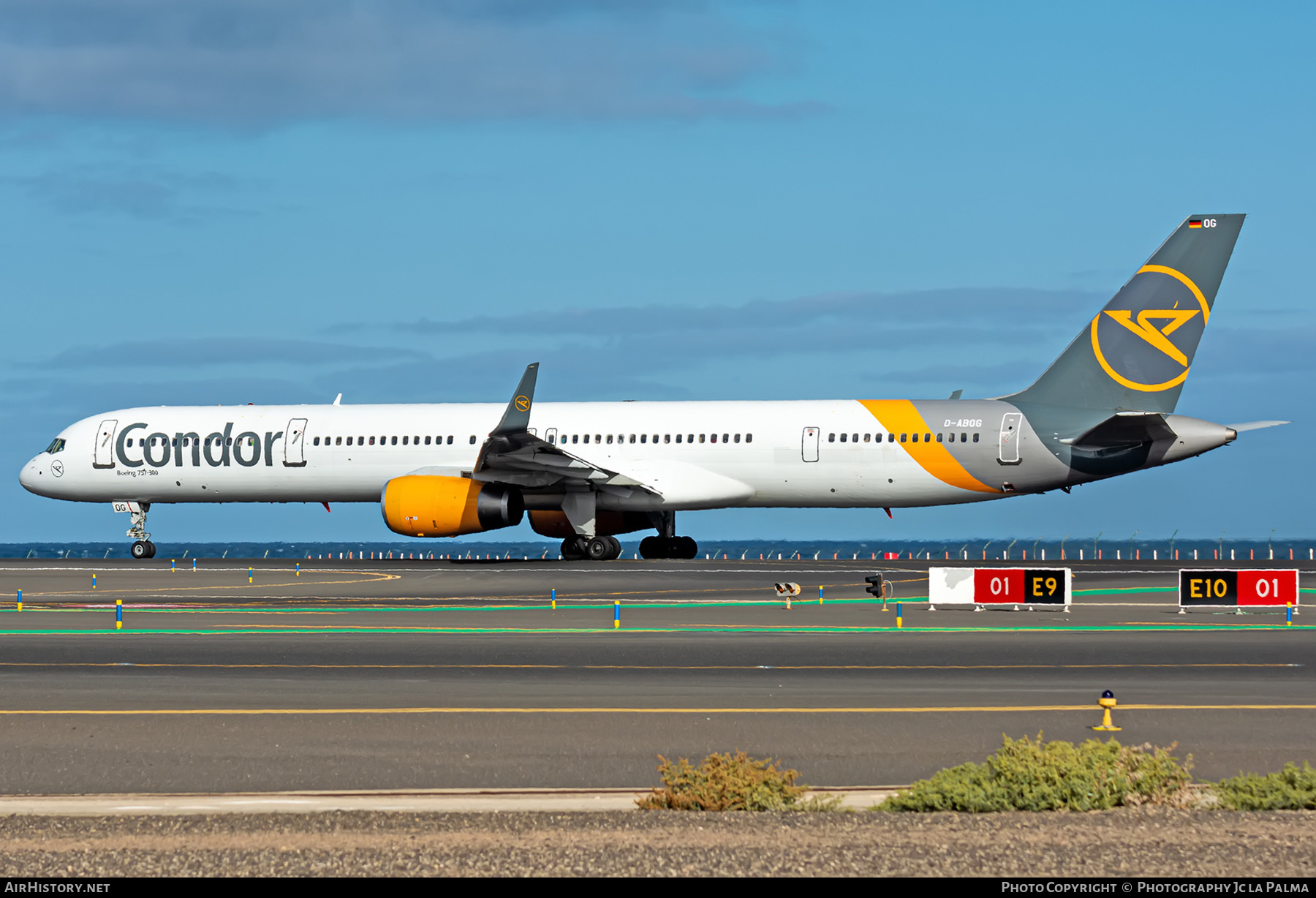Aircraft Photo of D-ABOG | Boeing 757-330 | Condor Flugdienst | AirHistory.net #405921