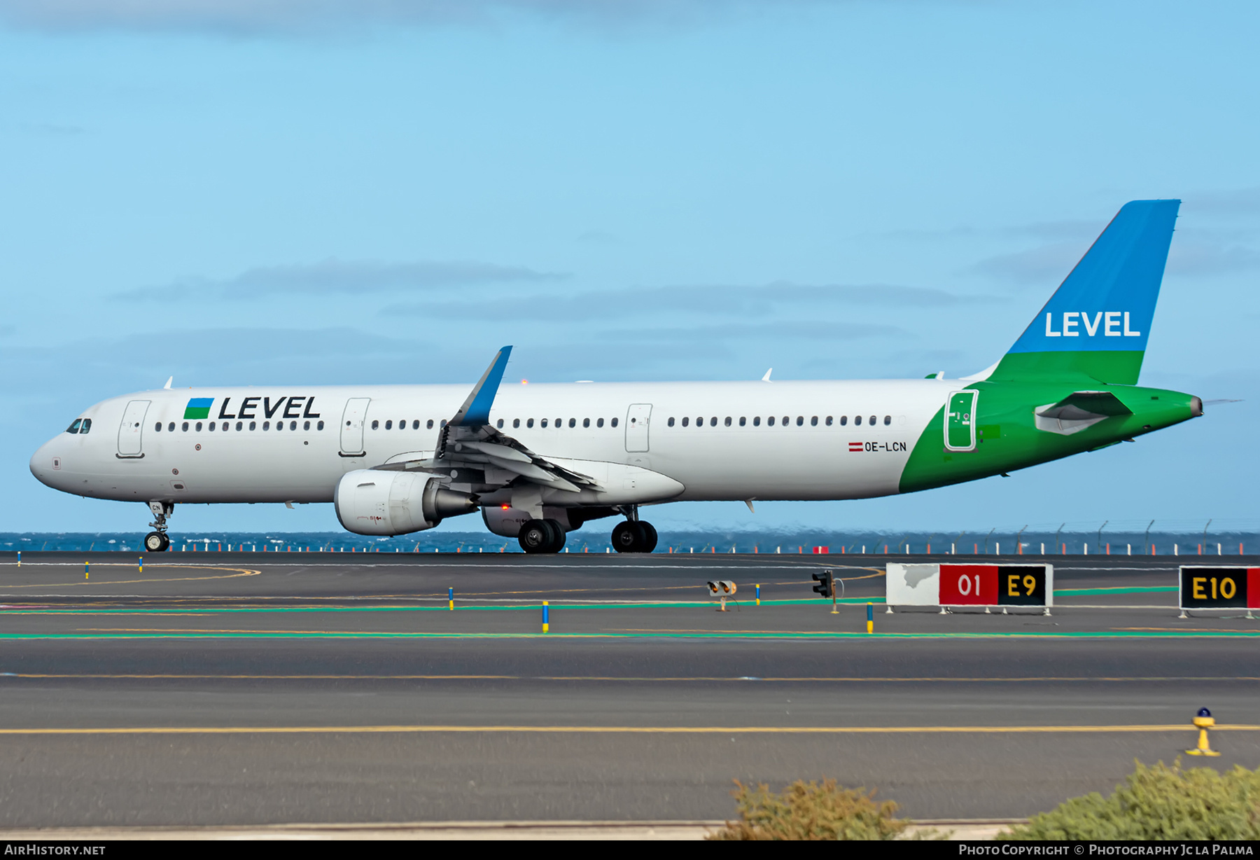 Aircraft Photo of OE-LCN | Airbus A321-211 | Level | AirHistory.net #405931