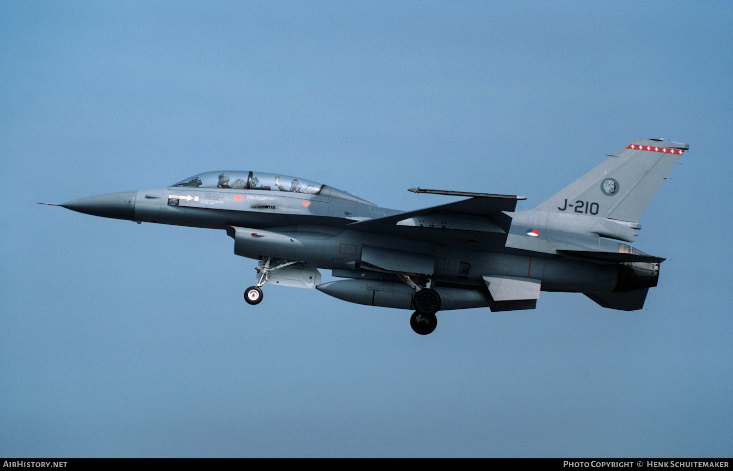 Aircraft Photo of J-210 | General Dynamics F-16B Fighting Falcon | Netherlands - Air Force | AirHistory.net #406000