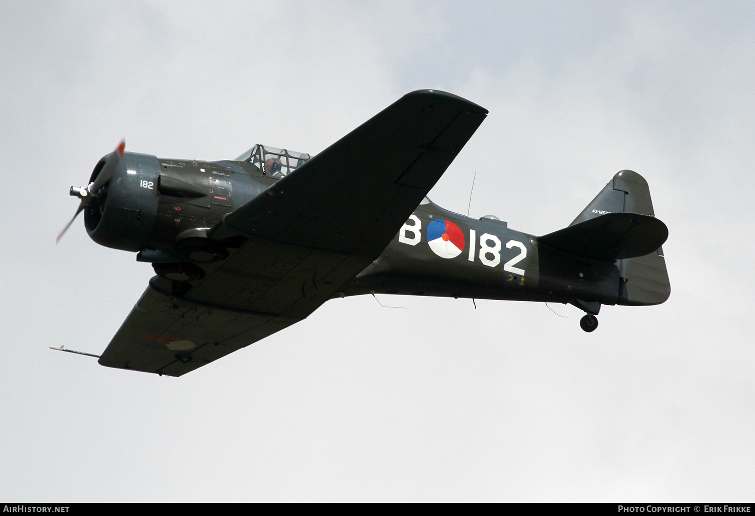 Aircraft Photo of PH-TBR / B-182 | North American AT-16 Harvard IIB | Koninklijke Luchtmacht Historische Vlucht | Netherlands - Air Force | AirHistory.net #406107
