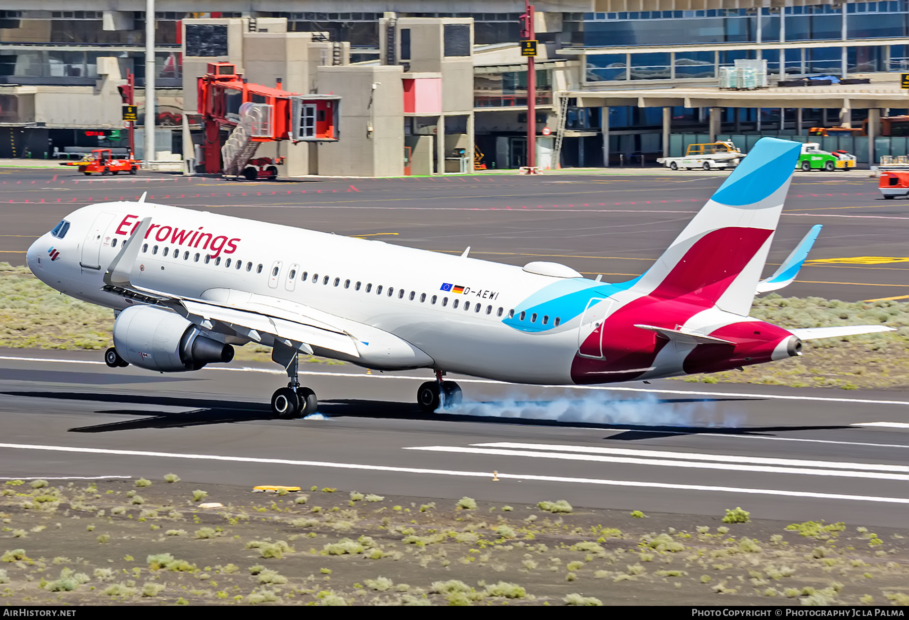 Aircraft Photo of D-AEWI | Airbus A320-214 | Eurowings | AirHistory.net #406132
