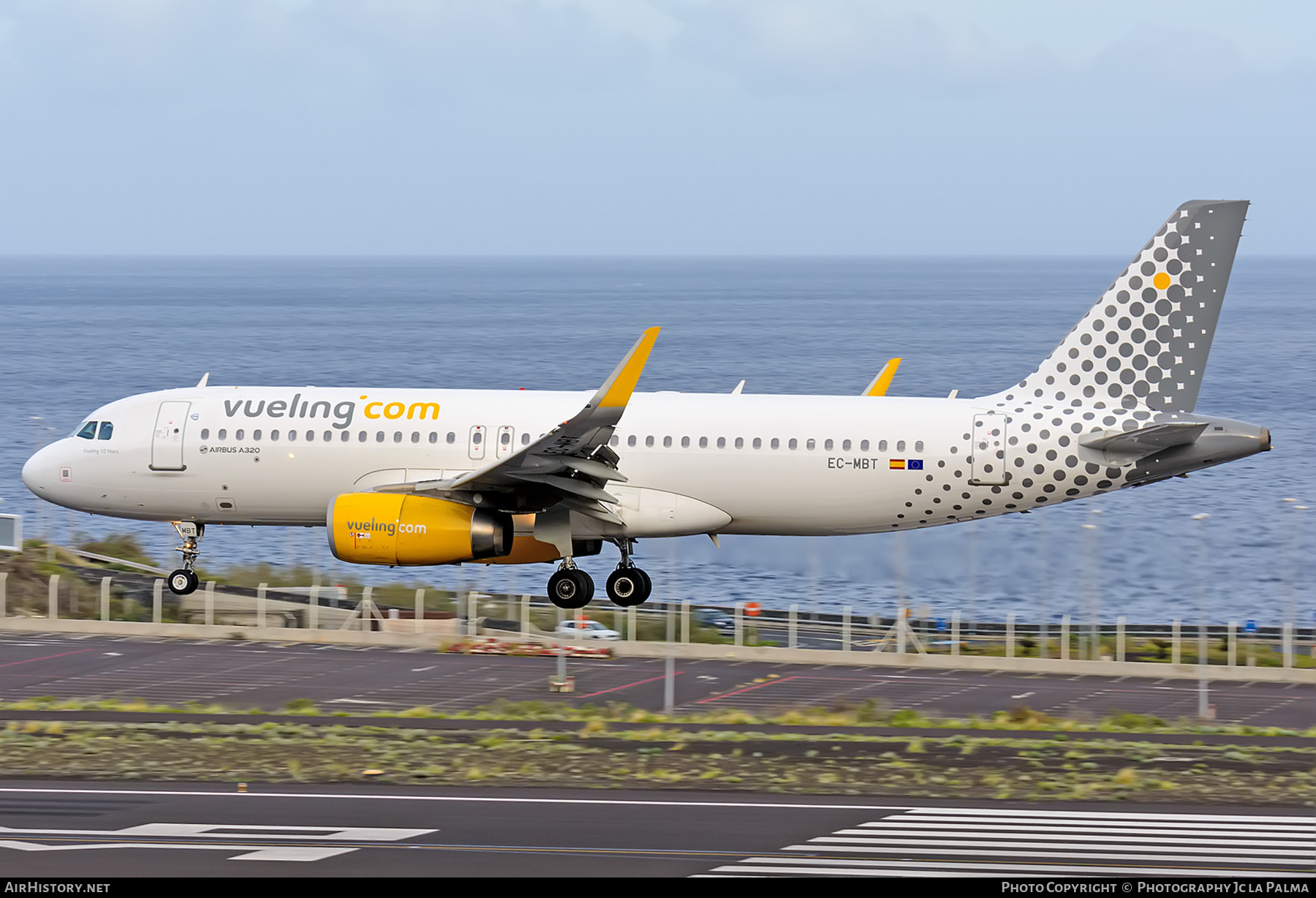 Aircraft Photo of EC-MBT | Airbus A320-232 | Vueling Airlines | AirHistory.net #406175