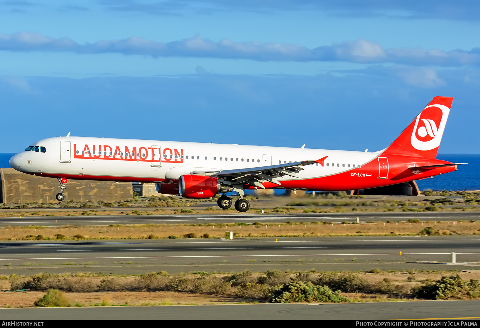 Aircraft Photo of OE-LCK | Airbus A321-211 | Laudamotion | AirHistory.net #406187