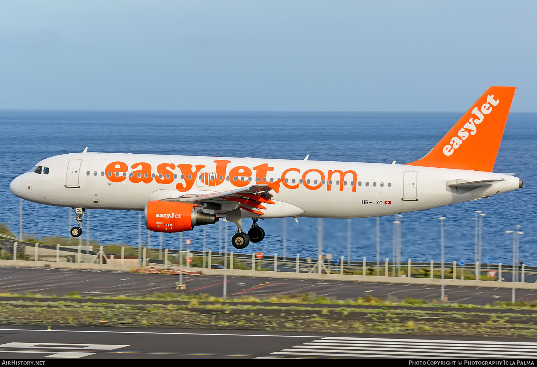 Aircraft Photo of HB-JXC | Airbus A320-214 | EasyJet | AirHistory.net #406239