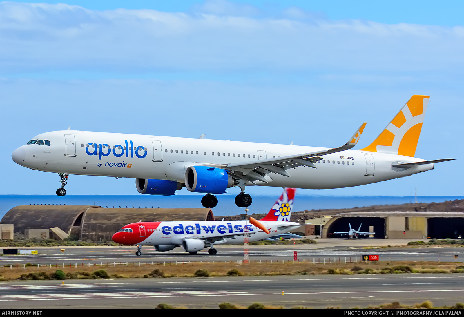 Aircraft Photo of SE-RKB | Airbus A321-251N | Apollo Travel | AirHistory.net #406257