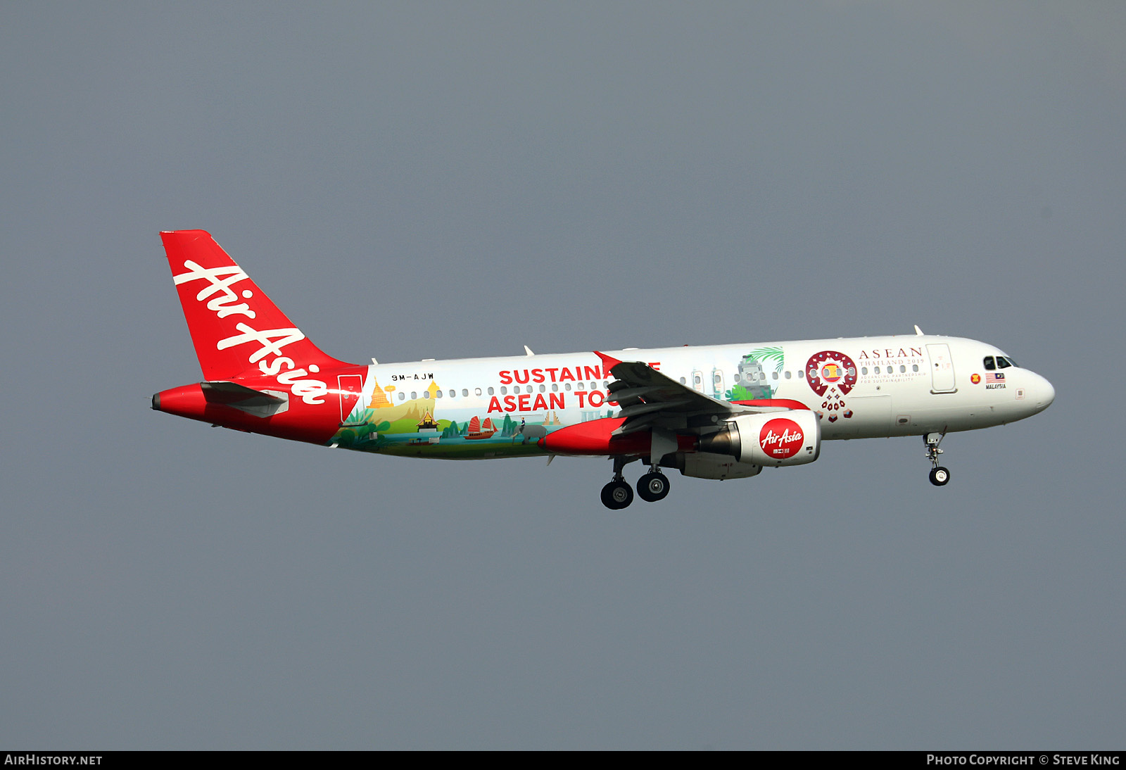 Aircraft Photo of 9M-AJW | Airbus A320-216 | AirAsia | AirHistory.net #406273