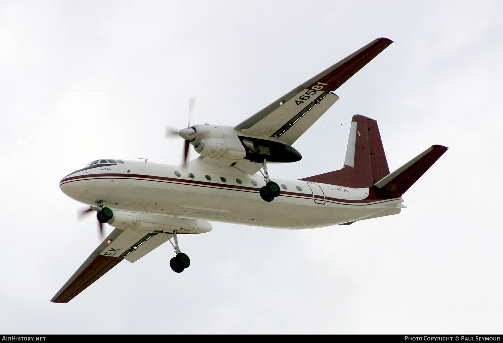 Aircraft Photo of EK-46581 | Antonov An-24B | AirHistory.net #406383