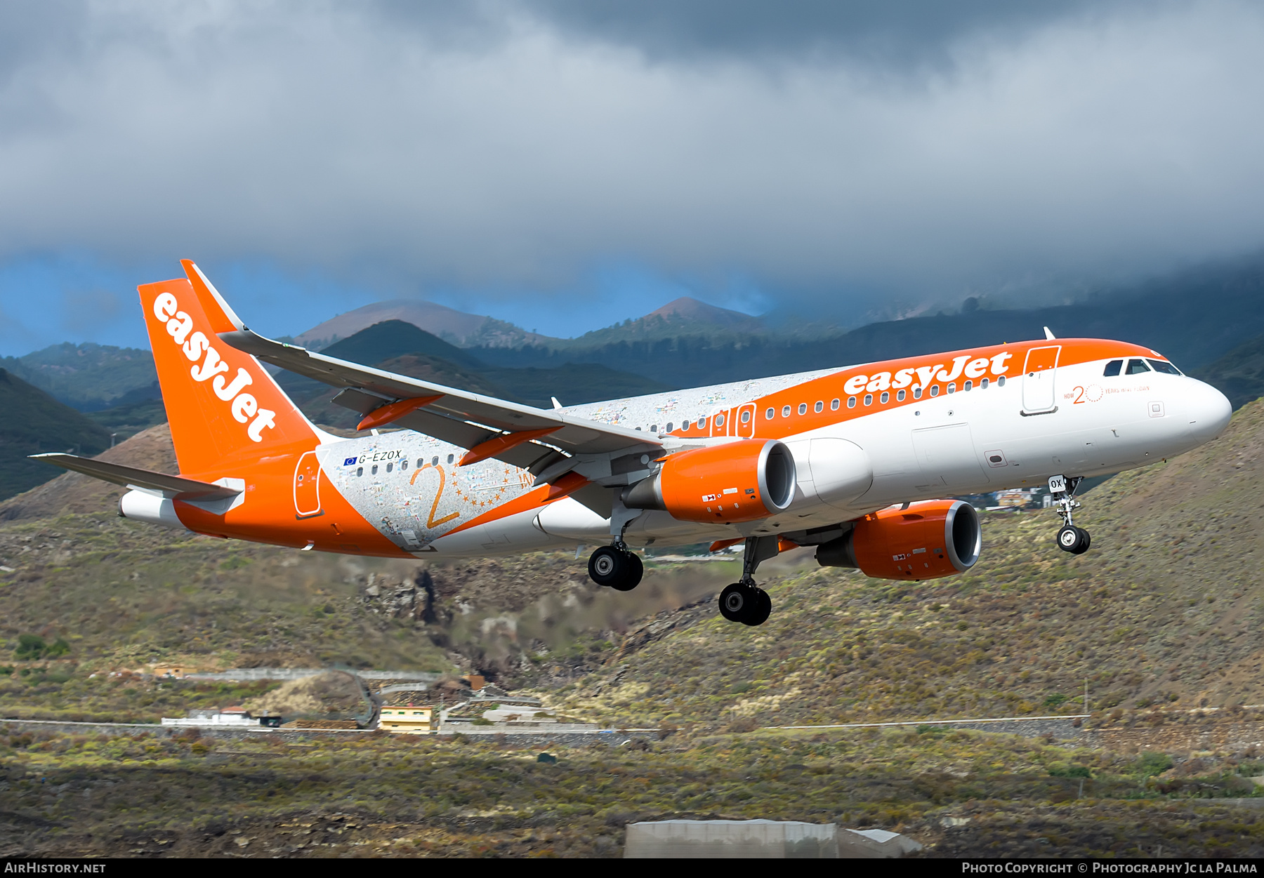 Aircraft Photo of G-EZOX | Airbus A320-214 | EasyJet | AirHistory.net #406389