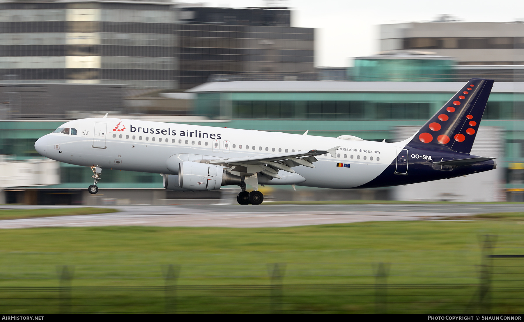 Aircraft Photo of OO-SNL | Airbus A320-214 | Brussels Airlines | AirHistory.net #406396