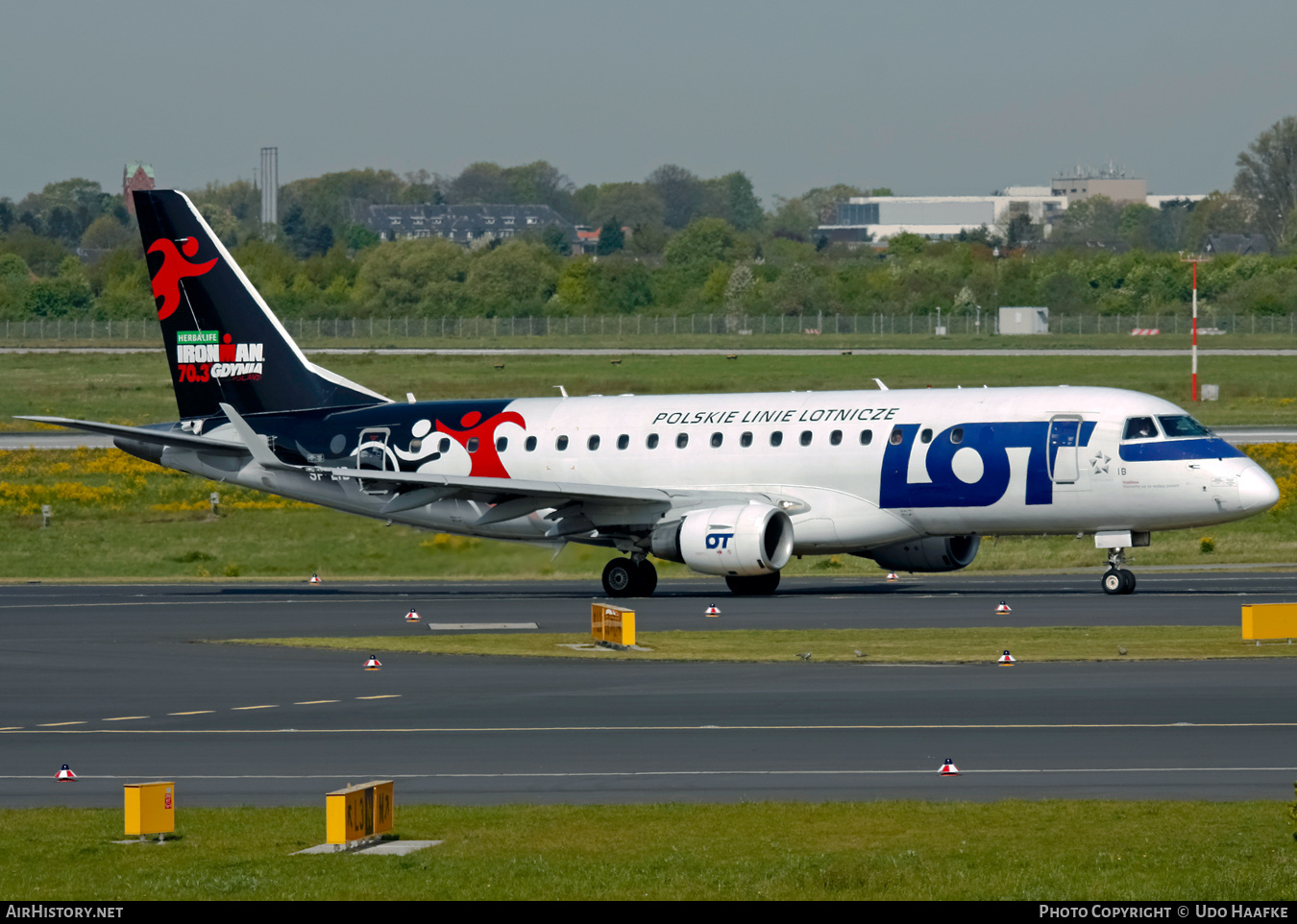 Aircraft Photo of SP-LIB | Embraer 175LR (ERJ-170-200LR) | LOT Polish Airlines - Polskie Linie Lotnicze | AirHistory.net #406412