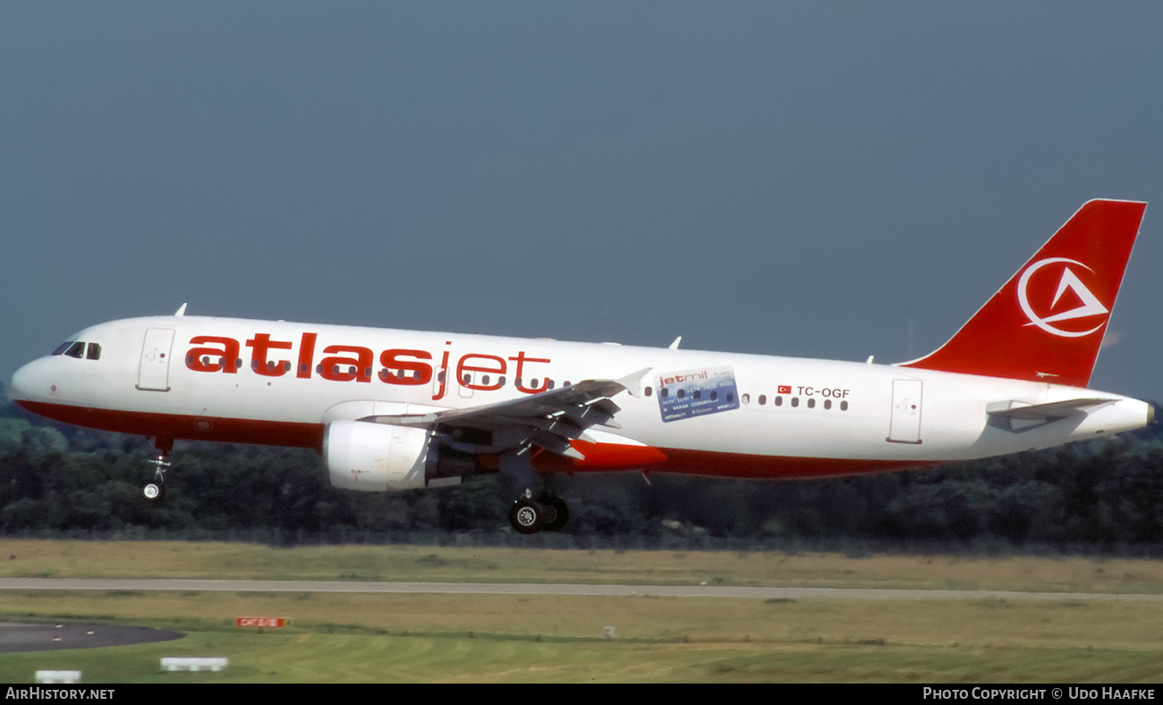 Aircraft Photo of TC-OGF | Airbus A320-214 | Atlasjet Airlines | AirHistory.net #406420