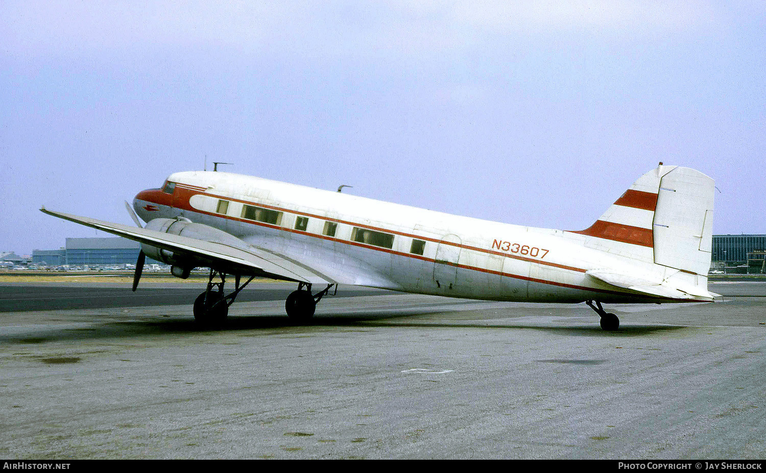 Aircraft Photo of N33607 | Douglas DC-3A-375 | AirHistory.net #406434