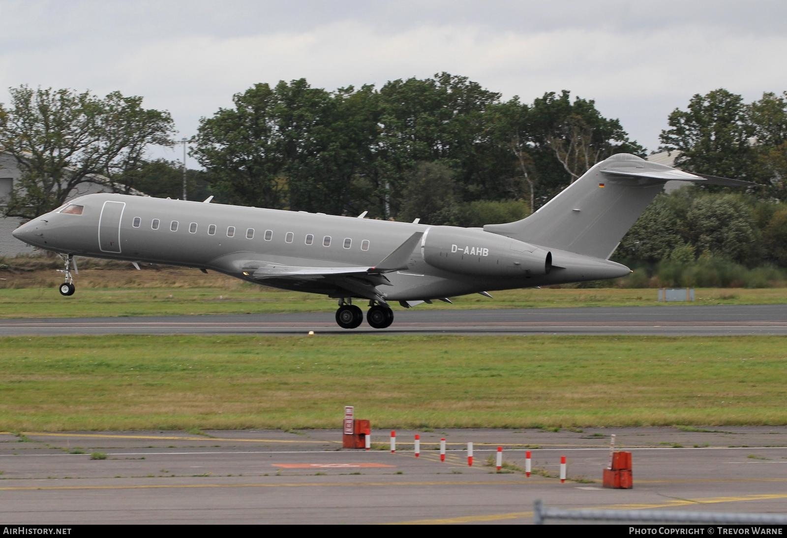 Aircraft Photo of D-AAHB | Bombardier Global Express (BD-700-1A10) | AirHistory.net #406453